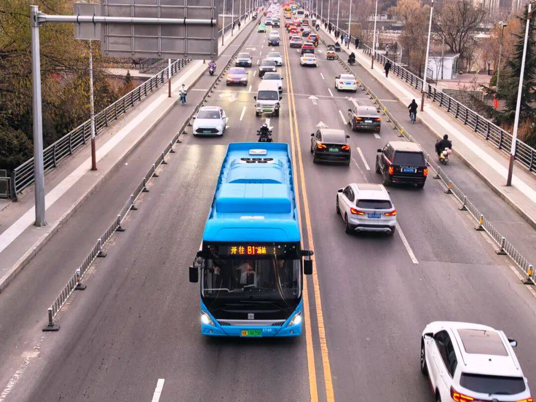 兰州：50台纯电动BRT公交陆续亮相