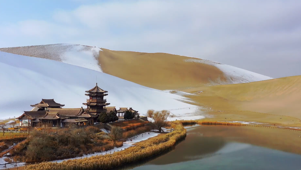 鸣沙山月牙泉景区元旦、春节期间免费停车